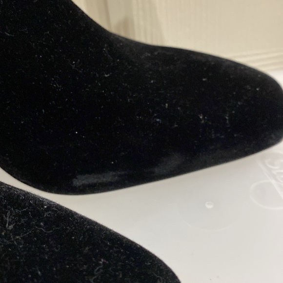 Never worn Velvet block heel boots - Picture 5 of 5